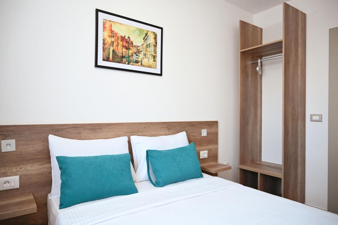 Aparthotel Dona, Altina