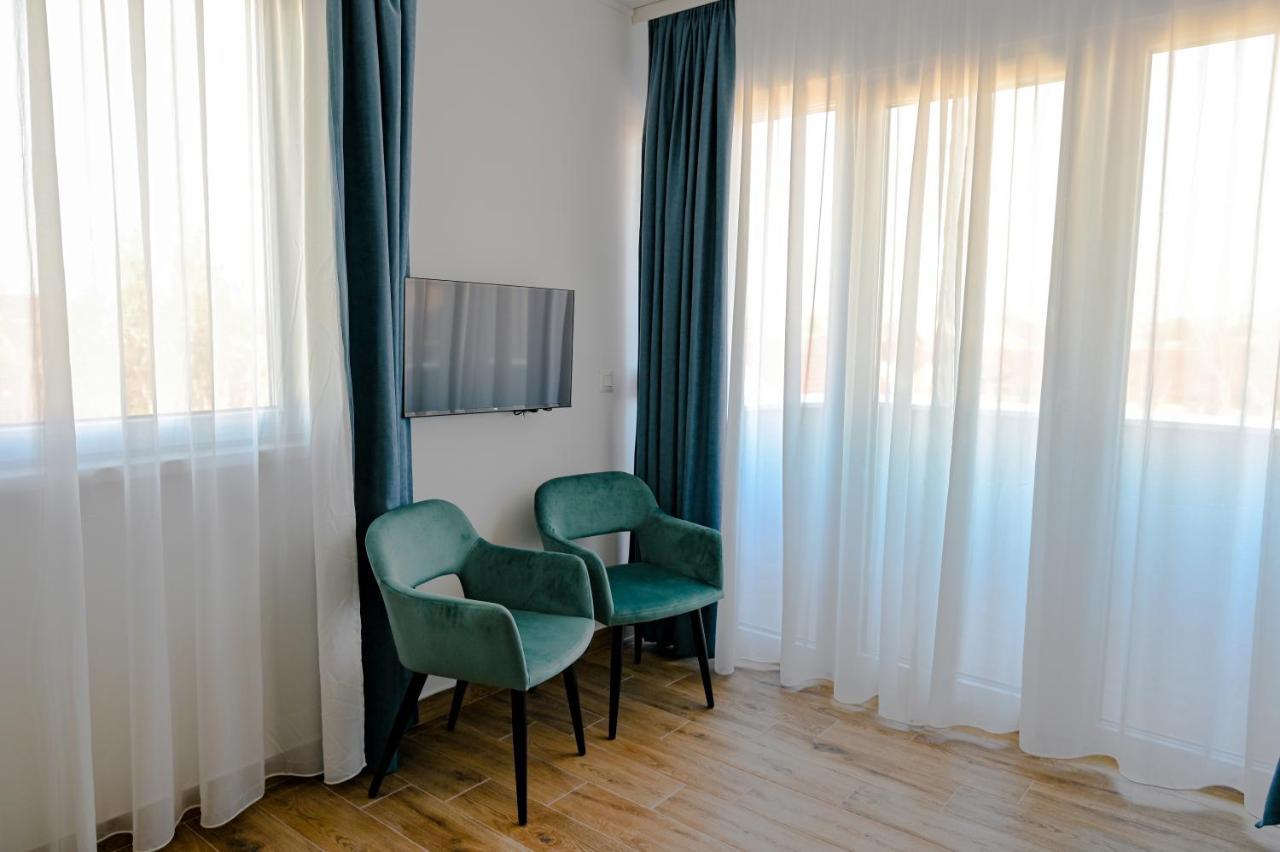 Dona, Altina Belgrade