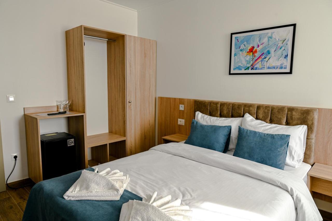 Dona, Altina Aparthotel Belgrade