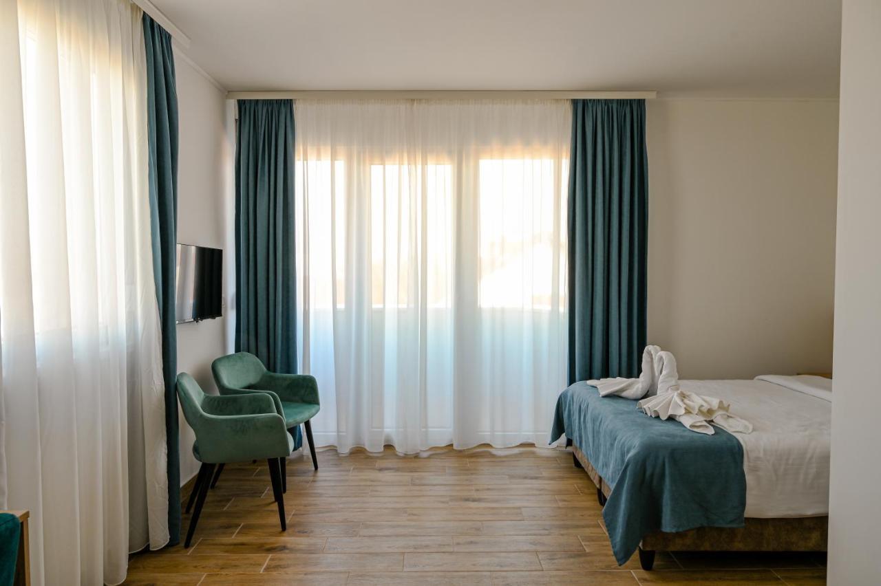 Aparthotel Dona, Altina *
